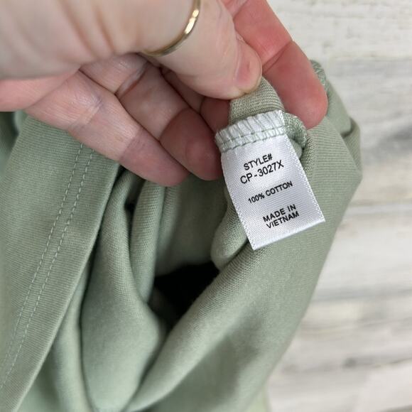 New Zenana Cotton Sleeveless V Neck Romper with Pockets Light Sage Green 3X - Picture 6 of 7